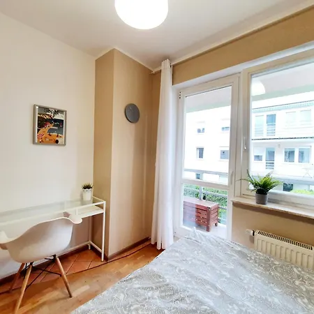 Okrzei 12 Apartment *